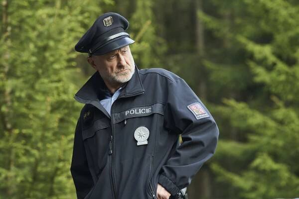 Charismatický strážce zákona z populární Policie Modrava žije v Polsku. Lidé si myslí, že je Slovák