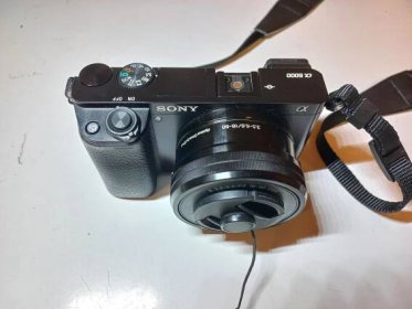 Sony a6000 + 16-50mm f/3.5-5.6 OSS - Foto