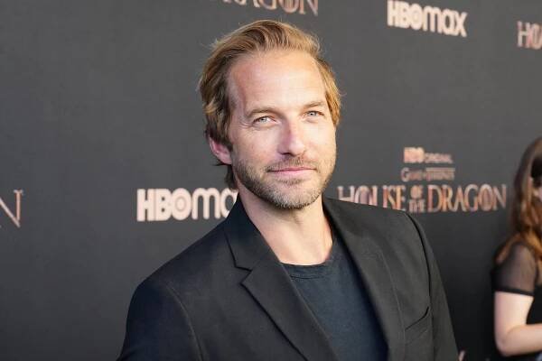 Ryan Hansen - Rod Draka - Série 1 - Z akcí