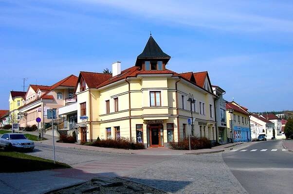 Slavičín, Mladotické nábřeží