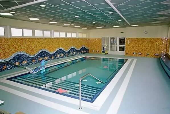 Aquacentrum Delfínek | Olomouc Tourism