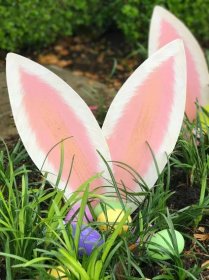 Come check out Turtle Creek Lane's Outdoor Easter Decorations! We had ideas for your flower beds, walkways, and porch! Make all who enter feel welcome! Easter Time, Easter Egg Hunt, Easter Spring, April Easter, Easter Ideas