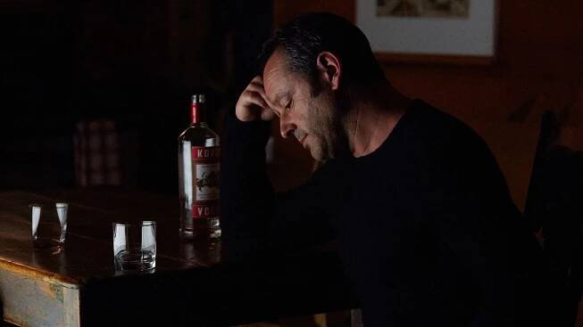 Eyewitness - The Larsons' Dog - Z filmu - Gil Bellows
