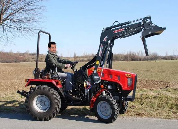 Traktor Belarus 321- bez kabiny
