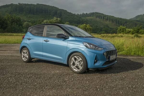 Test: Hyundai i10 je zameraný do mesta. Zo škatuľky vytŕča podvozkom UyulivFgUT hyundai-i10-19
