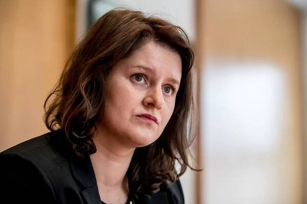 Situace ve vládě? Je to fraška a boj o pozice, řekla Maláčová v debatě