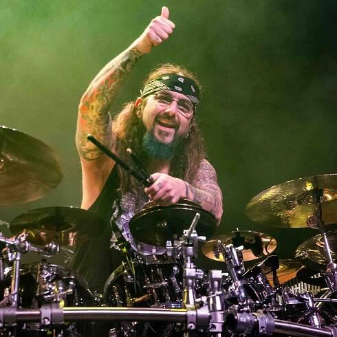 “I’m sorry I ruined your song!”: Mike Portnoy hears Taylor Swift's Shake It Off for the first time and plays along... with surprising results