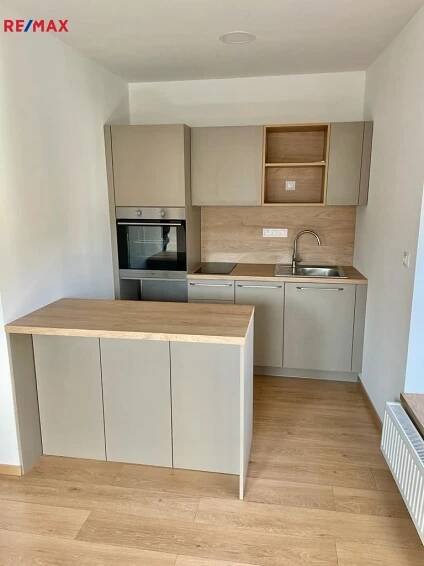 kuchyně - Pronájem bytu 2+kk v družstevním vlastnictví 59 m², Prachatice