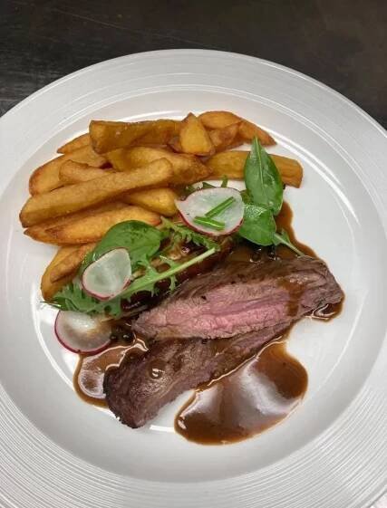 Tříchodové obědové menu v zámecké restauraci Honoria Chateau Herálec*****
