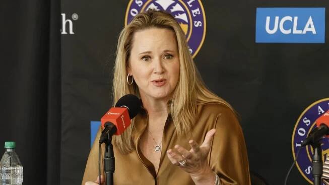 Sparks coach Lynne Roberts wants to bring back winning culture - Los Angeles Times