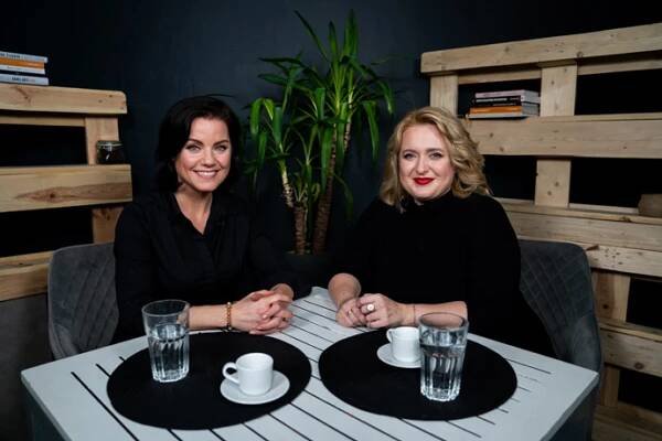 Módní poradkyně první dámy České republiky Lenka Bernardes da Silva přijala pozvání do talkshow Miluše Bittnerové Na kafeečko.