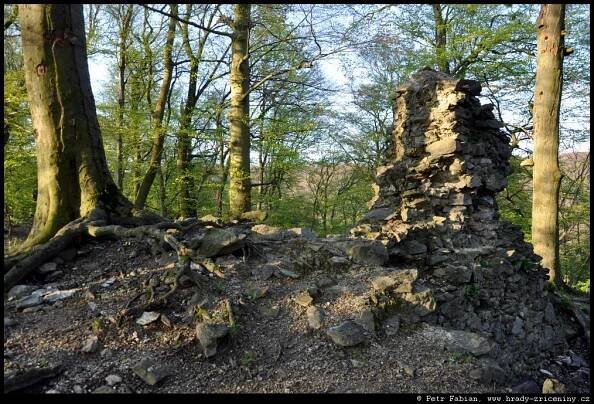 Hrad Dračí hrádok / hrady-zriceniny.cz