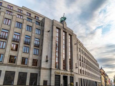Bankovní rada České národní banky má tři nové členy. Dva z nich již ve vedení ČNB seděli