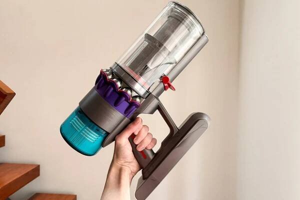 Máte zálusk na nový Dyson? Ve slevě jsou fény, čističky i vysavače