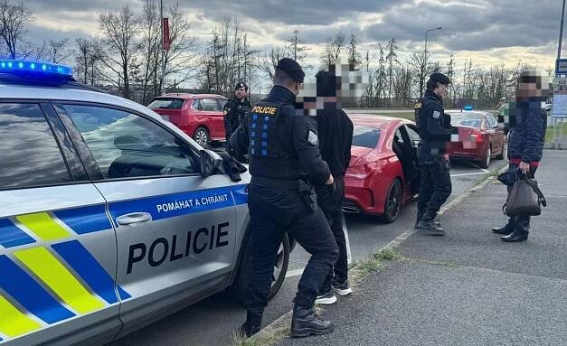 Bezpečnostní opatření zaměřené na kontrolu pobytu cizinců v Plzeňském kraji | Krimi Plzeň
