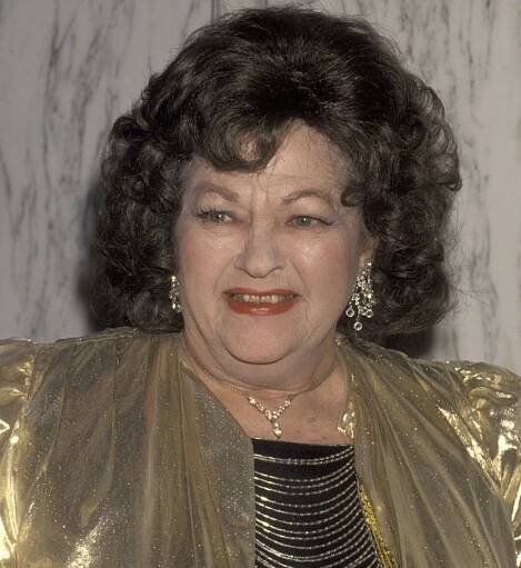 Yvonne De Carlo gave up acting after a tragic incident - Jokes Daddy
