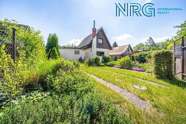 Pronájem chaty, 37m2, zahrada 253m2, Káraný - Praha - východ