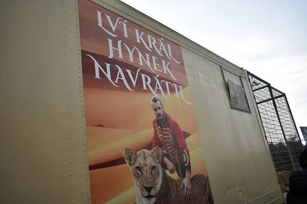 Radost pro děti z Tetína. Do cirkusu Humberto je pozval profi tenista Menšík