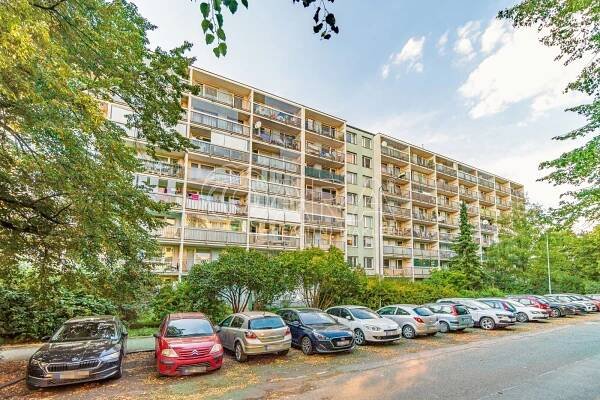 Prodej bytu 1+kk, 26 m2, s lodžií 6 m2, Bílinská, Praha 9 - Prosek – QARA