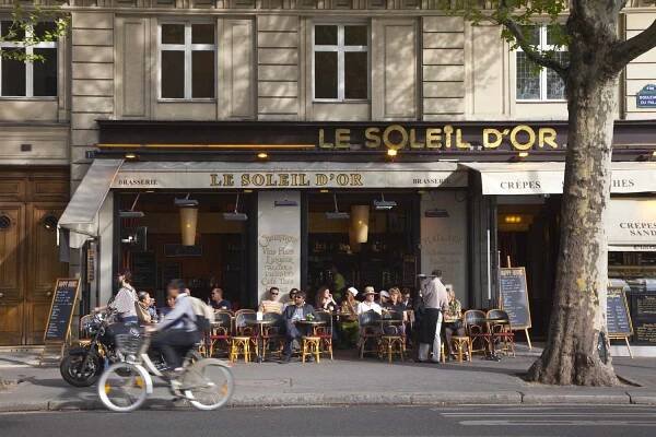France, Paris, Bistro on Ile de la Cite