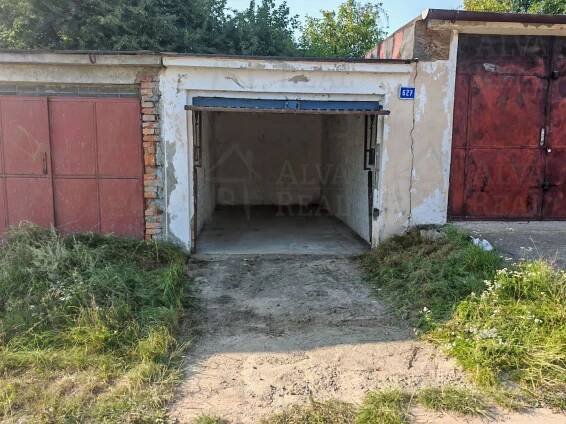Pronájem garáže 19 m2 Šlapanice, ul. Dlouhá, volná ihned. ALVA REAL