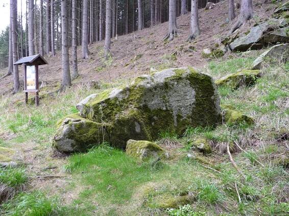 Fotografie - Podolí - smírčí kříž - 30.04.2015