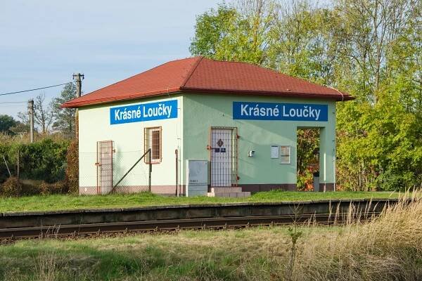 Krásné Loučky (železniční zastávka)