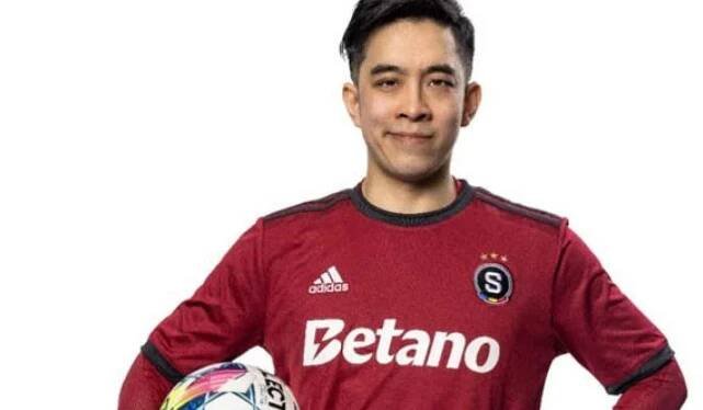 Kouzlo derby. Herec Lukáš Tran trénoval na Spartě jako fotbalový profesionál