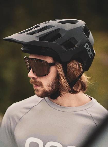 Cyklistická přilba enduro POC Kortal - uranium black matt