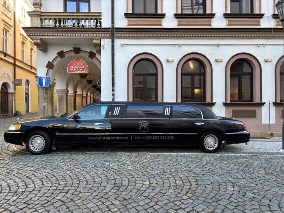 Luxusní projížďka limuzínou - Hotel Radnice