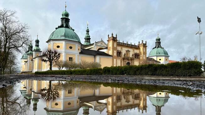 Na Svaté Hoře působil jako vikář a farář, jako nový biskup povede litoměřickou diecézi
