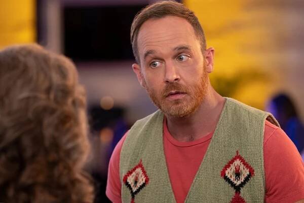 Grace a Frankie - Kasino - Z filmu - Ethan Embry