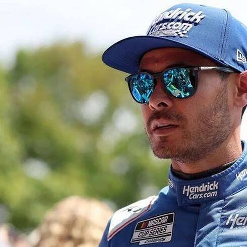 Kyle Larson makes feelings clear on Chase Elliott incident as NASCAR announcer stunned