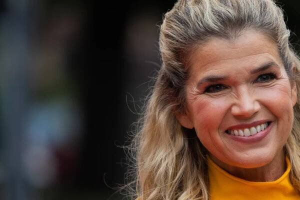 Anke Engelke gibt Einblick in ihr Leben: Dabei wird die Entertainerin misstrauisch!