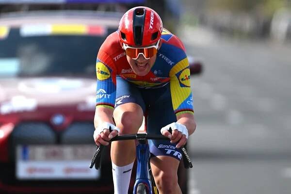 Mads Pedersen on a solo breakaway at Gent-Wevelgem 2025
