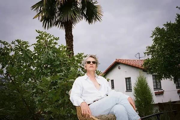 Galaxie 500's Dean Wareham Is on Fire with His Beautiful Work 3