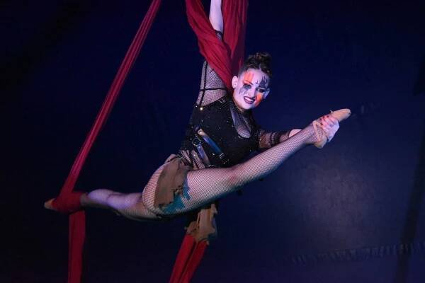 OBRAZEM: Hororový cirkus Ohana nabízí v Mostě zajímavou show plnou napětí a srandy