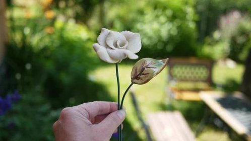 keramická růže střední přírodní světlá lucie polanská nikilu 2