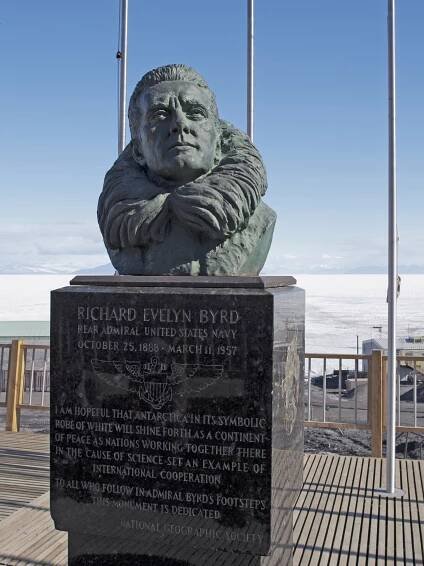 File:Richard Byrd's Bust.jpg - Wikimedia Commons