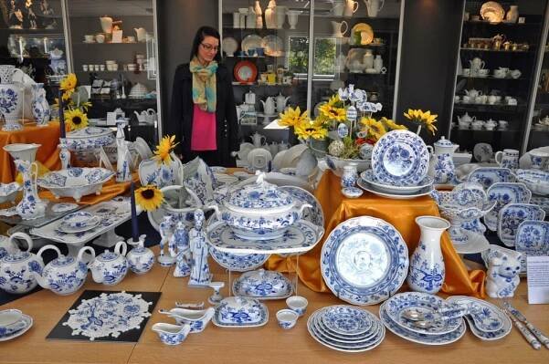 OBRAZEM: Z chátrajícího kina v Dubí je dům porcelánu