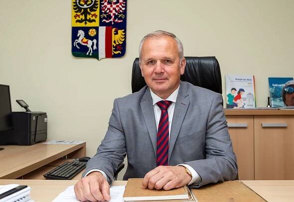 Jsme nad průměrem v ČR, říká o znalostech maturantů v kraji Stanislav Folwarczny
