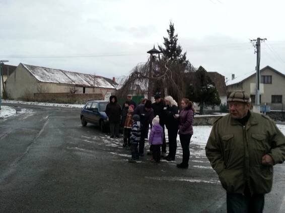 Rozsvícení vánočního stromku 2013 - Oficiální stránky obce Třebešice