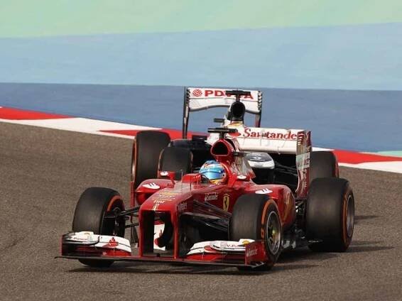 Fernando Alonso měl ve Velké ceně Bahrajnu technické problémy.