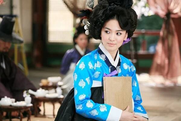 Hwang Jin-Yi - Z filmu - Lorraine Song