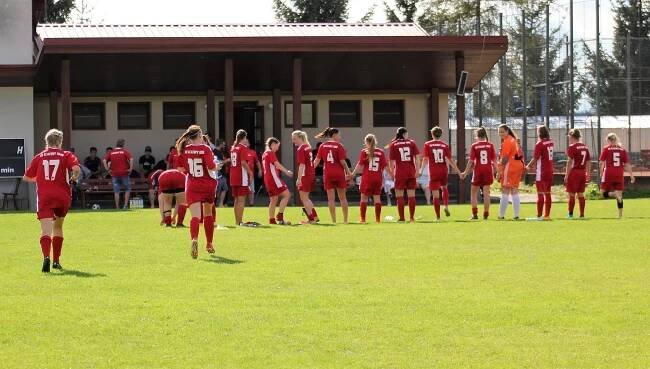 FOTO, VIDEO: Klatovské fotbalistky řádily na jihu, sedmi góly zničily Borovany