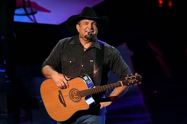 Garth Brooks Performs Medley of Hits at 2020 Billboard Music Awards