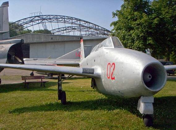 Jakovlev Jak-17UTI [kód NATO: Magnet] : Jakovlev