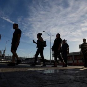 Blistering temperatures at the US-Mexico border test people’s mettle
