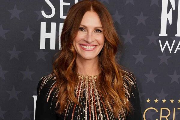 Julia Roberts attends as Janelle Monae accepts the Seventh Annual SeeHer Award at 2023 Critics Choice Awards on January 15, 2023 in Los Angeles,California. 