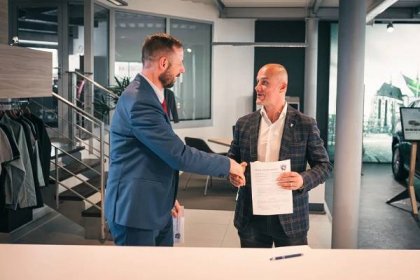 HC Škoda Plzeň a Autocentrum Jan Šmucler podepsaly smlouvu o partnerství